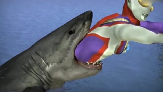 迪迦奥特曼被鲨鱼咬住，能从嘴里逃出来吗？免费观看