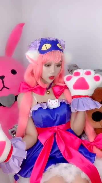 王者：Cosplay大乔我不找你谈恋爱，我直接和你结婚就好了免费观看