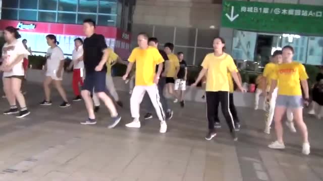 曳步舞小七连背面分解动作-鬼步舞教学基础舞步