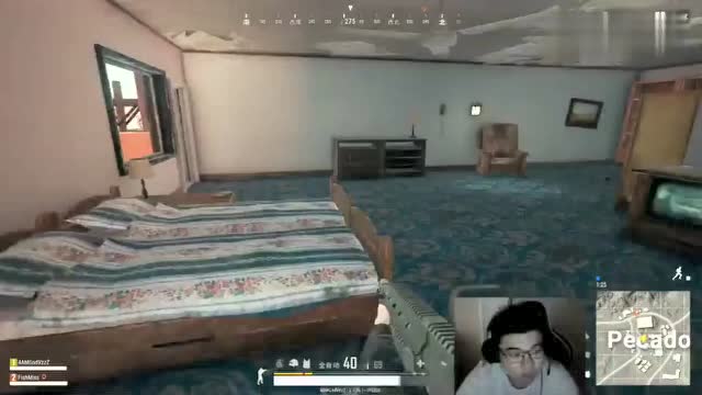 韦神带miss吃鸡，突然miss的一声尖叫把韦酱吓了一跳！免费观看