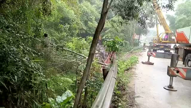 交通事故吊车 (243播放)