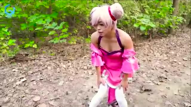 王者荣耀真人版：万圣节小小乔赴宴遭狙击 没脸难装鬼不成反被？免费观看