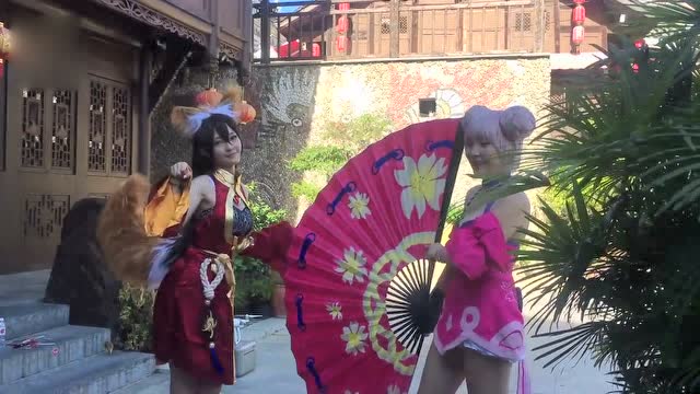 王者荣耀真人秀，美女cos妲己神还原！免费观看