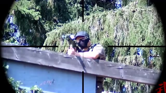 真人CS遇到耍赖怎么办 没事多打几枪就好了免费观看