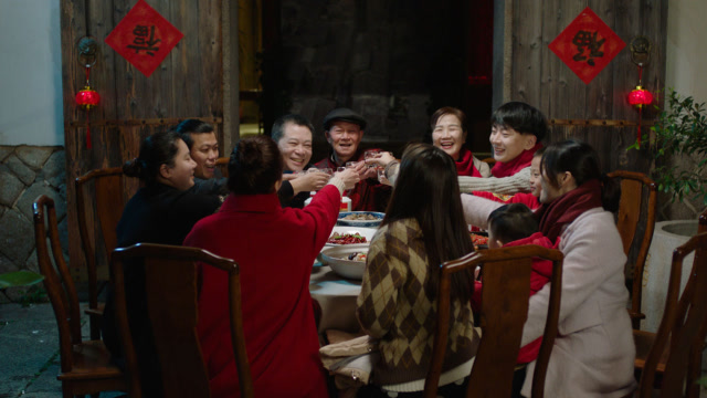 魔域贺岁新片:阖家团圆，齐享喜乐！免费观看