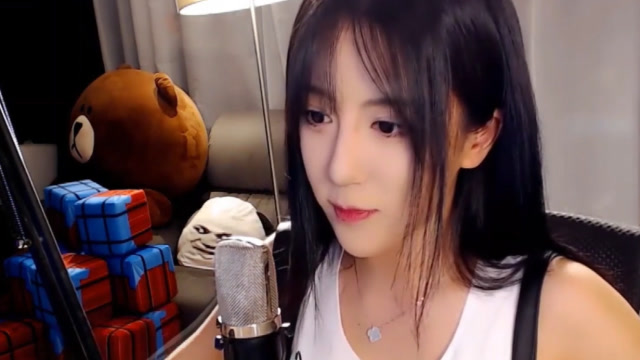 呆妹儿和腐团COS的蒂法，结果不言而喻，网友：差的不仅是一对A免费观看