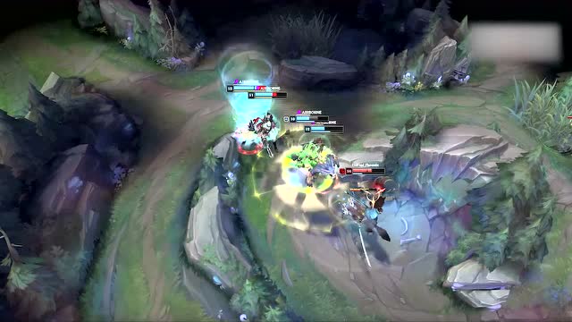 亚索出了饮血剑，一打四打完还是满血？免费观看