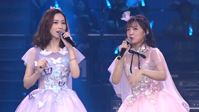 101两位小姐姐压轴出场 演唱英雄联盟七周年主题曲《为爱联盟》免费观看