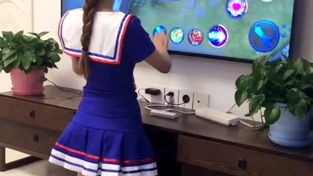 这大屏打游戏绝对爽翻 有这个王者不愁上分啊免费观看