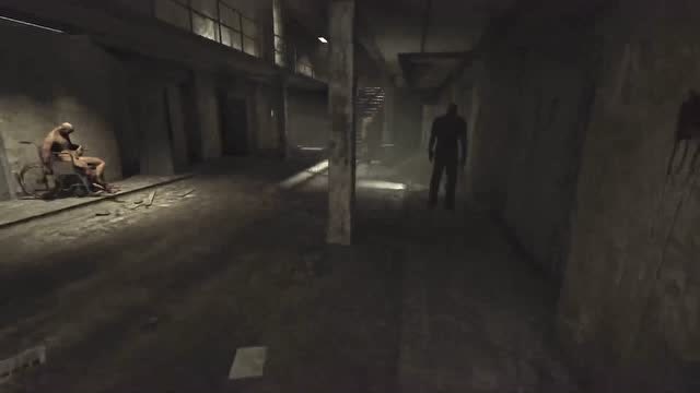 逃生：楚河在疯人院被病人追打，躲进柜子暂时保命免费观看