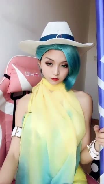 王者荣耀钟无艳海滩丽影cos：钱不钱的不重要，哈哈哈转自毒蘑菇免费观看