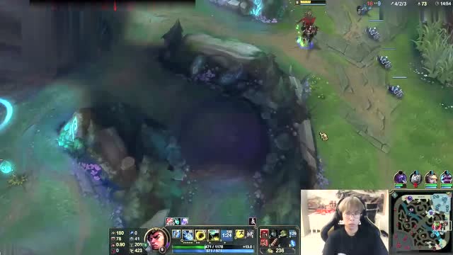 LOL：主播包子 - 不好意思，闪现下去透透气，打扰了 打扰了！免费观看