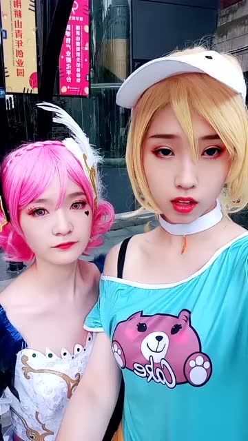 王者荣耀：cosplay真人版花木兰很漂亮的免费观看