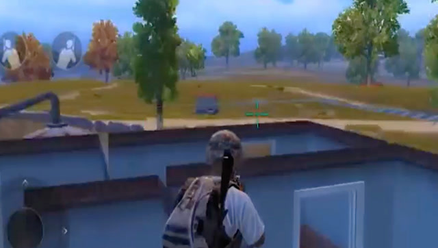 刺激战场：这是啥玩意毒圈？玩家把枪全扔了，用4个急救包完成吃鸡！免费观看