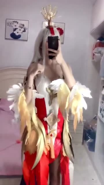 美女真漂亮，舞也跳的非常好免费观看