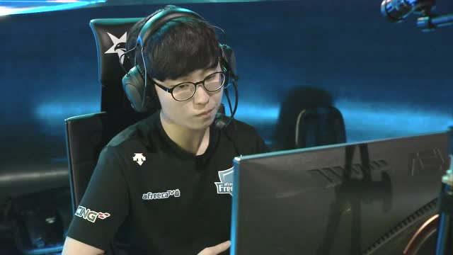 [LCK19 夏]W3D5-AF vs GEN_01免费观看