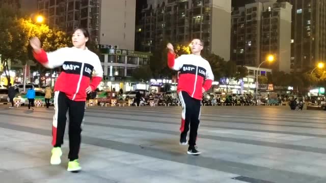 祖国山河美鬼步舞背面分解-鬼步舞教学基础舞步