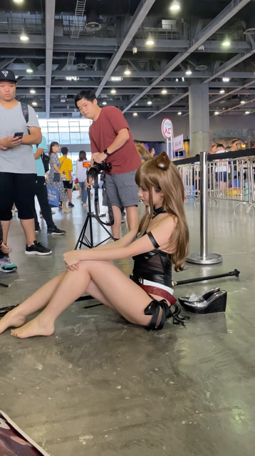 这种身材是男生都喜欢的肉肉身材了吧！免费观看