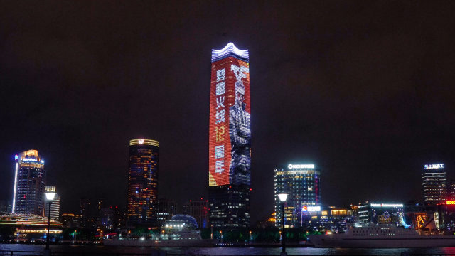 地标点亮，CF12周年火线盛典不见不散免费观看