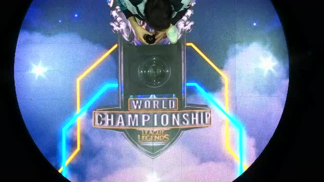 S8入围赛淘汰赛抽签：EDG对战LJL赛区队伍DFM免费观看