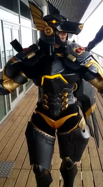 暴雪嘉年华守望先锋Cosplay 装备好高科技的样子免费观看