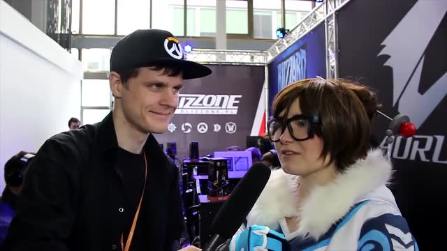 守望先锋 俄罗斯玩家cos大会 粉红女仆装的死神见过没有？免费观看