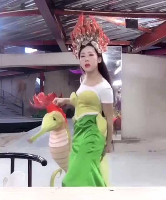 王者荣耀王昭君，像不像？免费观看