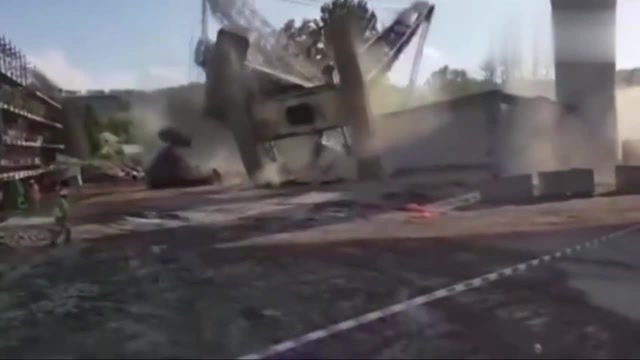 重型吊車事故現場，能逃出來的都很幸運 (589播放)