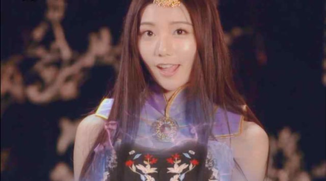 《塑料姐妹花》你看这个衣服，它又长又宽免费观看