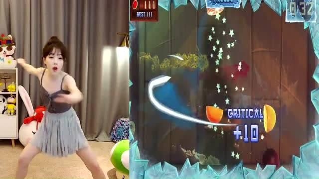 这也太可爱了吧！冯提莫直播玩切西瓜！免费观看