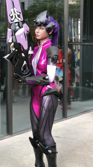 这衣服挺酷的，就是有点不方便！免费观看