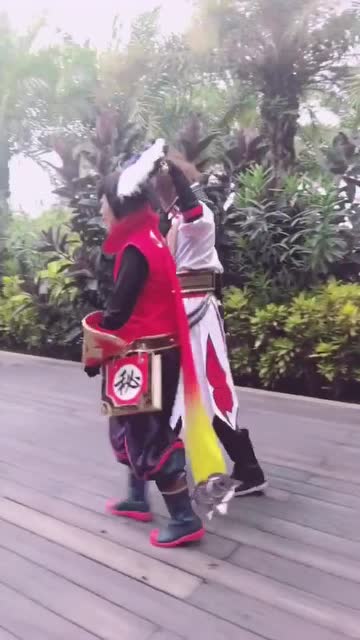 王者荣耀：李白欺负李元芳免费观看