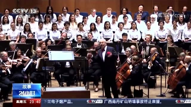 高唱中國抗戰歌曲的美國合唱團
