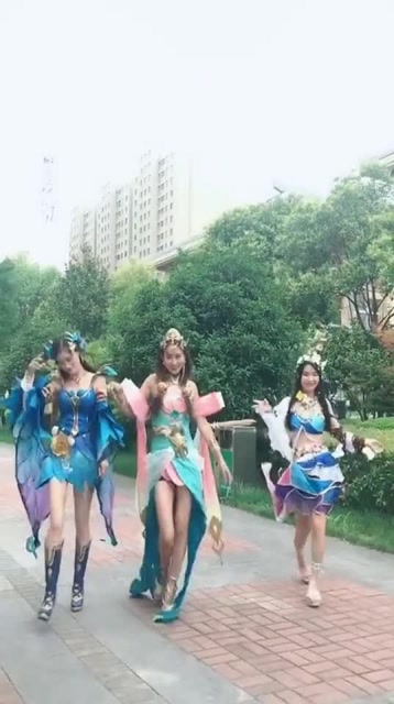 都穿出来了，还害啥羞免费观看