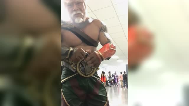 黄忠上场前先来瓶兴奋剂免费观看