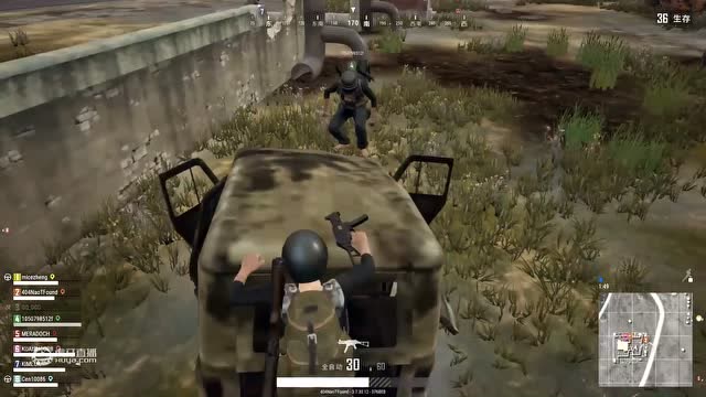 绝地求生：404遇到超级空投落在墙上，竟然跳着舔空投免费观看