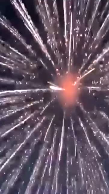 現在的煙花逐漸軍火化