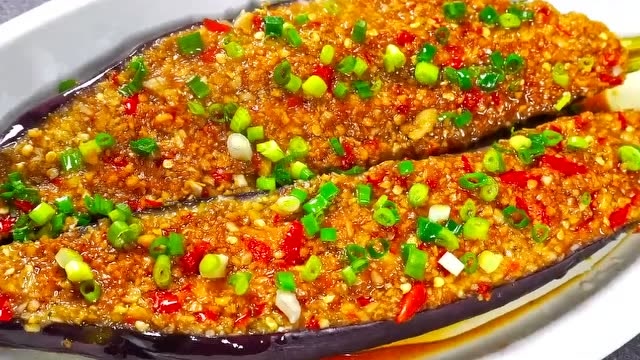 蒜蓉茄子简单美味的做法,不烤不炸,蒜香浓郁,出锅吃起来真过瘾