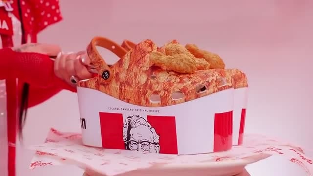 肯德基x卡駱馳“吮趾原味”鞋