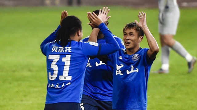 【集锦】广州恒大淘宝0-3昆山fc 双外援涂东旭破门昆山大胜恒大青年军