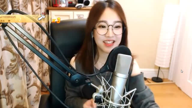 冯提莫不打游戏唱《小跳蛙》，好可爱啊！免费观看