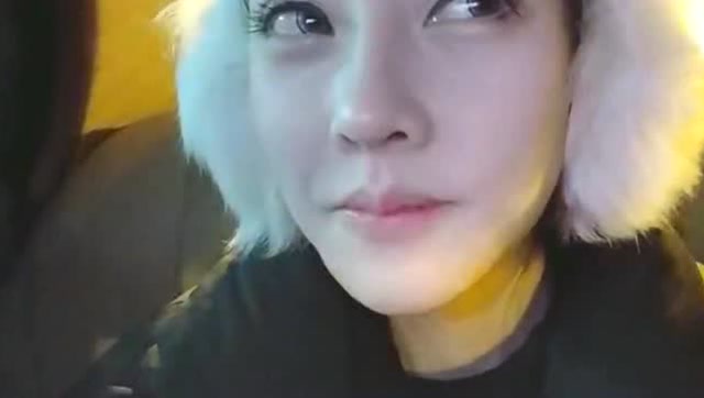 冯提莫被滴滴司机嫌弃，表示唱歌喊麦只服天佑，提莫都快哭了免费观看