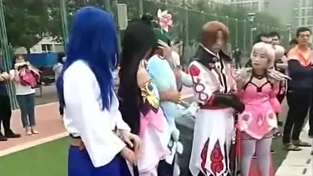 王者荣耀丑到肚子疼的cosplay, 这个橘右京很像黄渤免费观看