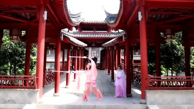 剑三cos 还记得当年带你浪迹江湖的师父吗？七秀好美免费观看