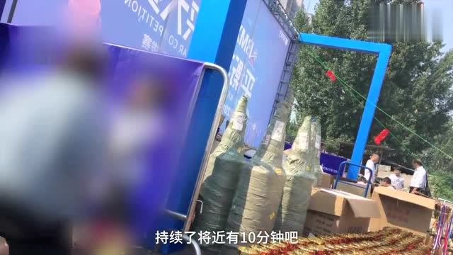 2歲女孩比賽倒數被媽媽訓哭,路人看不下去紛紛安慰