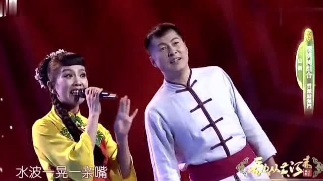 樱桃树组合深情演唱《莜麦开花双穗穗,男女搭档,歌声迷人!