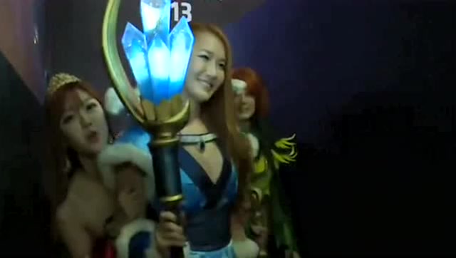 王者荣耀韩国cosplay展美女后台花絮，怎么看都没我们中国妹子美免费观看