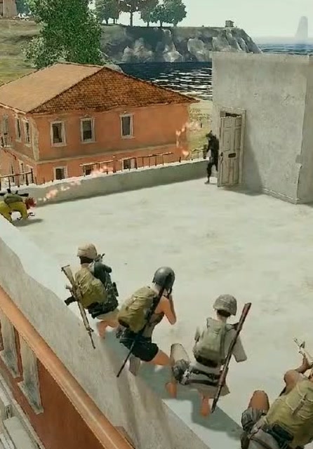 绝地求生队友祭天，逃出生天！免费观看