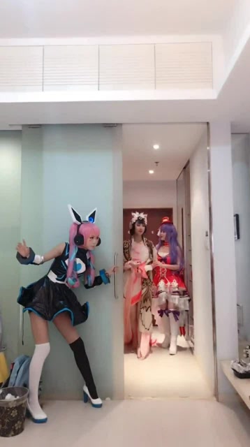 在喜欢的昭君面前，怎么可以被吓到免费观看