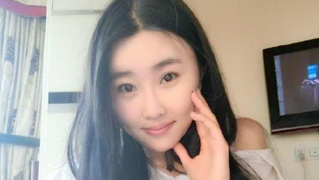 lol游戏主播阿怡宣布近期内直播捐完款就离开斗鱼了